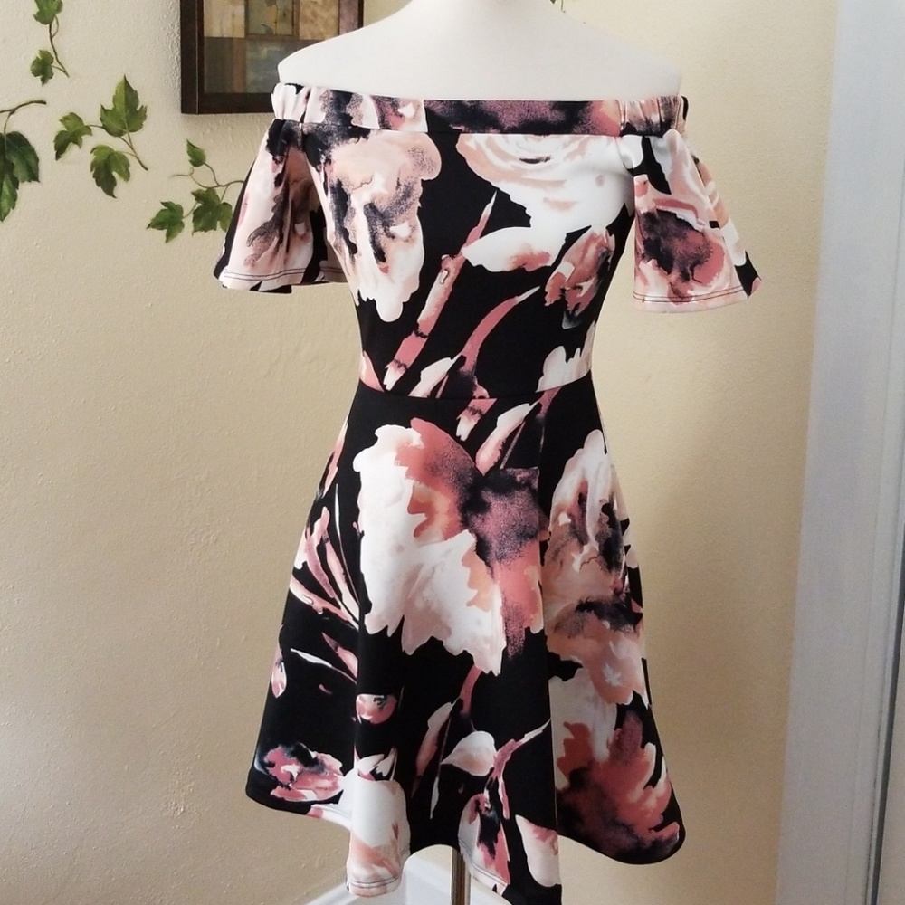 Gorgeous easy wear dress.